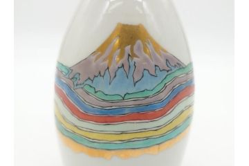 石川県指定無形文化財　武腰潤　九谷焼　色絵　金彩　富士山図　花文　徳利2点セット(一輪挿し、花器、作家物、共箱無し)(R-062250)