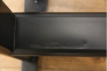 中古　美品　イタリア　Cassina(カッシーナ)　Le Corbusier(ル・コルビュジエ)　LC4　スタイリッシュで洗練された大人の空間を演出するシェーズロング(寝椅子、カウチ)(定価約92万円)(R-062252)