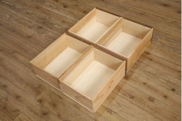 ラフジュ工房オリジナル　古建具リメイク　麻の葉紋様のガラスがレトロモダンな雰囲気を醸し出すキャビネット(戸棚、収納棚、サイドボード、サイドキャビネット)(R-062253)