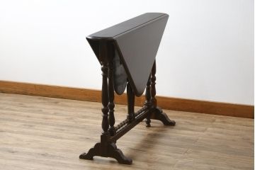 イギリスアンティーク　シックな色合いと凝ったデザインの脚が目を惹くゲートレッグテーブル(サイドテーブル、バタフライテーブル、コーヒーテーブル、カフェテーブル、エクステンションテーブル)(R-062254)