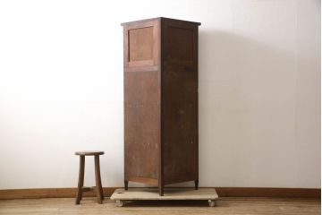 和製アンティーク　昭和初期　大正ロマン　レトロな佇まいが魅力的な古い洋館のコーナーキャビネット(飾り棚、収納棚、戸棚)(R-062255)