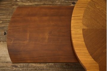 中古　DREXEL HERITAGE(ドレクセルヘリテイジ)　緩やかな弧を描く曲線のデザインが優美な格納テーブル付きローテーブル(センターテーブル、リビングテーブル、カクテルテーブル)(R-062260)