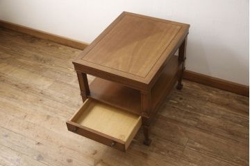 中古　DREXEL HERITAGE(ドレクセルヘリテイジ)　Triune(トライユン)シリーズ　すっきりした佇まいのエンドテーブル(サイドテーブル、ナイトテーブル、飾り台)(定価約21万円)(R-062261)