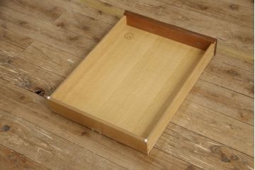 中古　DREXEL HERITAGE(ドレクセルヘリテイジ)　Triune(トライユン)シリーズ　すっきりした佇まいのエンドテーブル(サイドテーブル、ナイトテーブル、飾り台)(定価約21万円)(R-062261)