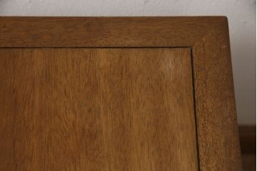 中古　DREXEL HERITAGE(ドレクセルヘリテイジ)　Triune(トライユン)シリーズ　すっきりした佇まいのエンドテーブル(サイドテーブル、ナイトテーブル、飾り台)(定価約21万円)(R-062261)