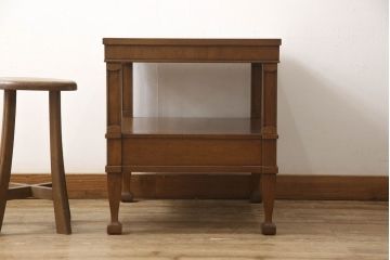 中古　DREXEL HERITAGE(ドレクセルヘリテイジ)　Triune(トライユン)シリーズ　すっきりした佇まいのエンドテーブル(サイドテーブル、ナイトテーブル、飾り台)(定価約21万円)(R-062261)