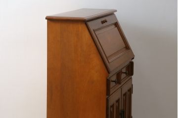 中古　横浜クラシック家具　ダニエル(Daniel)　スパニッシュシリーズ　S-301　艶のある木肌と品のある佇まいが美しいライティングビューロー(簿記机、ワークデスク、収納棚、戸棚、キャビネット、引き出し、在宅ワーク用、在宅用)(R-062262)