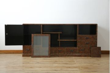 中古　超美品　津軽塗り　漆塗り　内部桐材　唐塗りの模様がレトロでお洒落!!和モダンな空間のアクセントになるサイドボード(サイドキャビネット、収納棚、戸棚、リビングボード、違い棚、飾り棚、茶箪笥)(定価推定約100万円)(R-062263)