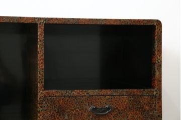 中古　超美品　津軽塗り　漆塗り　内部桐材　唐塗りの模様がレトロでお洒落!!和モダンな空間のアクセントになるサイドボード(サイドキャビネット、収納棚、戸棚、リビングボード、違い棚、飾り棚、茶箪笥)(定価推定約100万円)(R-062263)
