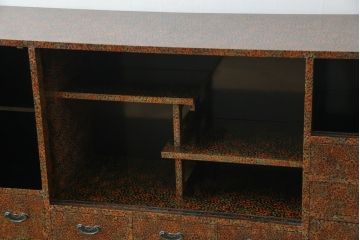 中古　超美品　津軽塗り　漆塗り　内部桐材　唐塗りの模様がレトロでお洒落!!和モダンな空間のアクセントになるサイドボード(サイドキャビネット、収納棚、戸棚、リビングボード、違い棚、飾り棚、茶箪笥)(定価推定約100万円)(R-062263)