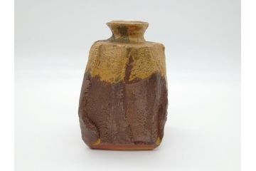 山田勢児　黄瀬戸　削ぎ花入(共箱付き、花瓶、花器、作家物)(R-062275)