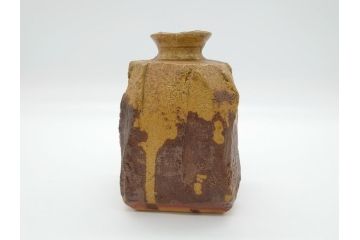 山田勢児　黄瀬戸　削ぎ花入(共箱付き、花瓶、花器、作家物)(R-062275)