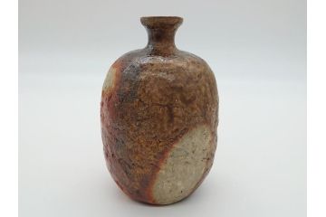 横山直樹　備前焼　自然練込　徳利(共箱付き、とっくり、酒器、花瓶、花器、作家物)(R-062276)