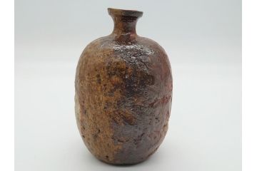 横山直樹　備前焼　自然練込　徳利(共箱付き、とっくり、酒器、花瓶、花器、作家物)(R-062276)