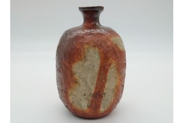 横山直樹　備前焼　自然練込　徳利(共箱付き、とっくり、酒器、花瓶、花器、作家物)(R-062276)