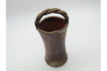 柴岡守　備前焼　手付花入(共箱付き、陶印あり、花器、作家物)(R-062280)