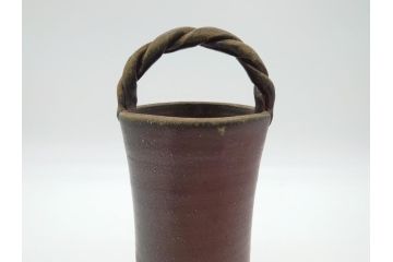 柴岡守　備前焼　手付花入(共箱付き、陶印あり、花器、作家物)(R-062280)