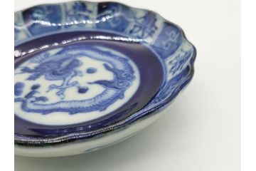 江戸期　古伊万里　染付　龍寿紋　3.1寸皿　約9.5cm　吉祥を招くおめでたい絵付けの菊皿3客セット(小皿、なます皿、菊花形、壽字文、三寸一分、和食器、和皿)(R-062281)