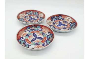 明治期　伊万里焼　色絵　金彩　花文　3.8寸皿　約11.5cm　色彩豊かで食卓に華やぎをもたらす小皿3客セット(三寸八分、赤絵、和食器、和皿)(R-062283)