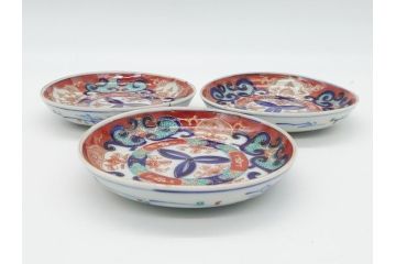 明治期　伊万里焼　色絵　金彩　花文　3.8寸皿　約11.5cm　色彩豊かで食卓に華やぎをもたらす小皿3客セット(三寸八分、赤絵、和食器、和皿)(R-062283)