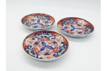 明治期　伊万里焼　色絵　金彩　花文　3.8寸皿　約11.5cm　色彩豊かで食卓に華やぎをもたらす小皿3客セット(三寸八分、赤絵、和食器、和皿)(R-062284)