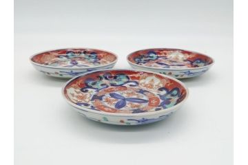 明治期　伊万里焼　色絵　金彩　花文　3.8寸皿　約11.5cm　色彩豊かで食卓に華やぎをもたらす小皿3客セット(三寸八分、赤絵、和食器、和皿)(R-062284)