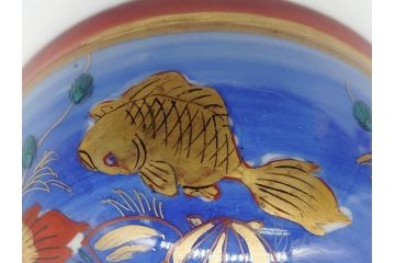 希少　明治期　伊万里焼　金彩　色絵　染付　金魚図　食卓を華やかに演出する蓋付き茶碗3客セット(和食器)(R-062285)