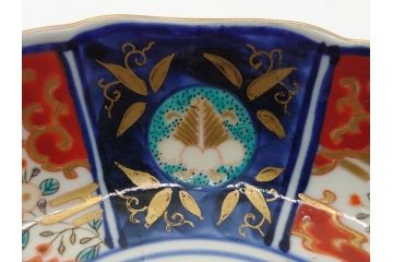 幕末〜明治期　富長貴春(富貴長春)　伊万里　色絵　金彩　5寸皿　約15cm　煌びやかで豪華な絵付けの深皿3客セット(和食器、和皿、変形皿、五寸)(R-062288)