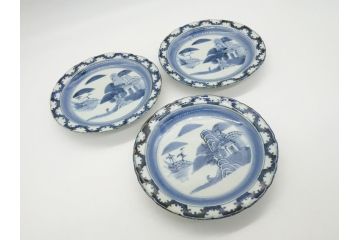 江戸期　古伊万里　染付　人物　5.6寸皿　約17cm　静けさが漂う山水図と縁の大胆なデザインが魅力の皿3客セット(中皿、和食器、和皿、リム皿、五寸六分)(R-062299)