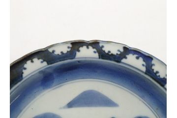 江戸期　古伊万里　染付　人物　5.6寸皿　約17cm　静けさが漂う山水図と縁の大胆なデザインが魅力の皿3客セット(中皿、和食器、和皿、リム皿、五寸六分)(R-062299)