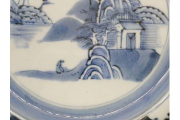 江戸期　古伊万里　染付　人物　5.6寸皿　約17cm　静けさが漂う山水図と縁の大胆なデザインが魅力の皿3客セット(中皿、和食器、和皿、リム皿、五寸六分)(R-062299)