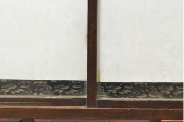 和製アンティーク　大正ロマン　象嵌入り　栗材　レトロな雰囲気の引き出し付きガラスケース(ショーケース、陳列棚、飾り棚、店舗什器)(R-062306)