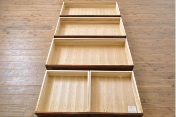 中古　九州民芸家具　美しい木目とシックな色合いが魅力のチェスト(衣装箪笥、引き出し、整理箪笥、洋服タンス、和たんす)(R-062311)