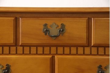 中古　横浜クラシック家具　ダニエル(daniel)　チェストイレブン　ナチュラルテイストのお部屋におすすめ!!優しい木の温もり溢れるチェスト(洋タンス、引き出し、ハイチェスト)(R-062318)