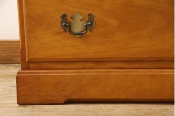中古　横浜クラシック家具　ダニエル(daniel)　チェストイレブン　ナチュラルテイストのお部屋におすすめ!!優しい木の温もり溢れるチェスト(洋タンス、引き出し、ハイチェスト)(R-062318)