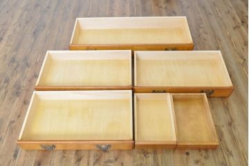 中古　横浜クラシック家具　ダニエル(Daniel)　ラウンド型の鏡が印象的なドレッサー&スツールセット(鏡台、ミラー、ドレッシングチェスト、チェア)(定価約74万円)(R-062321)