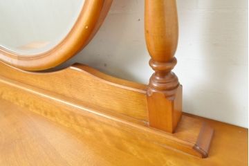 中古　横浜クラシック家具　ダニエル(Daniel)　ラウンド型の鏡が印象的なドレッサー&スツールセット(鏡台、ミラー、ドレッシングチェスト、チェア)(定価約74万円)(R-062321)