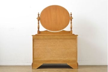 中古　横浜クラシック家具　ダニエル(Daniel)　ラウンド型の鏡が印象的なドレッサー&スツールセット(鏡台、ミラー、ドレッシングチェスト、チェア)(定価約74万円)(R-062321)