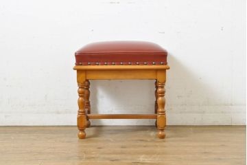 中古　横浜クラシック家具　ダニエル(Daniel)　ラウンド型の鏡が印象的なドレッサー&スツールセット(鏡台、ミラー、ドレッシングチェスト、チェア)(定価約74万円)(R-062321)