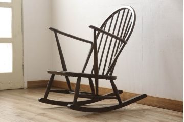 イギリスビンテージ　ERCOL(アーコール)　洗練されたデザインが魅力的!!木の温もり溢れるロッキングチェア(板座チェア、アームチェア、揺り椅子、イス、ヴィンテージ)(R-062322)