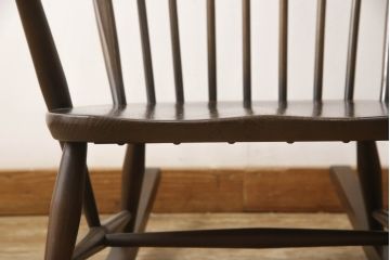 イギリスビンテージ　ERCOL(アーコール)　洗練されたデザインが魅力的!!木の温もり溢れるロッキングチェア(板座チェア、アームチェア、揺り椅子、イス、ヴィンテージ)(R-062322)