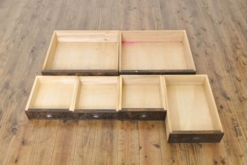 中古　軽井沢彫り　見せる収納が楽しめる!!隅々まで施された桜の彫刻が魅力のキャビネット(食器棚、カップボード、収納棚、戸棚、飾り棚)(R-062326)