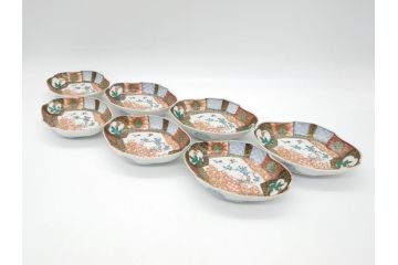 幕末〜明治期　伊万里　色絵　錦手　鶴松　2.5寸皿　約7.5cm　鮮やかな色彩と上品なフォルムが食卓のアクセントとなる変形皿7客セット(深皿、和食器、和皿、二寸五分)(R-062331)