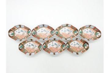 幕末〜明治期　伊万里　色絵　錦手　鶴松　2.5寸皿　約7.5cm　鮮やかな色彩と上品なフォルムが食卓のアクセントとなる変形皿7客セット(深皿、和食器、和皿、二寸五分)(R-062331)