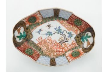 幕末〜明治期　伊万里　色絵　錦手　鶴松　2.5寸皿　約7.5cm　鮮やかな色彩と上品なフォルムが食卓のアクセントとなる変形皿7客セット(深皿、和食器、和皿、二寸五分)(R-062331)