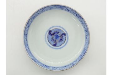 上手物　幕末〜明治期　成化年製　伊万里焼　色絵　金襴手　染付　金彩　花蝶図　鶴　4.4寸　約13cm　色彩豊かな絵付けで食卓が明るくなる蓋付き茶碗3客セット(和食器、和皿、四寸四分)(R-062332)