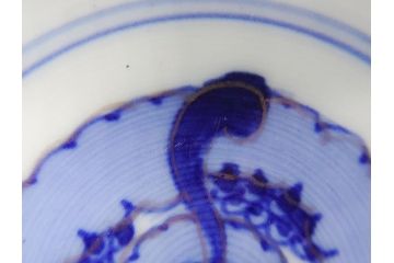 上手物　幕末〜明治期　成化年製　伊万里焼　色絵　金襴手　染付　金彩　花蝶図　鶴　4.4寸　約13cm　色彩豊かな絵付けで食卓が明るくなる蓋付き茶碗3客セット(和食器、和皿、四寸四分)(R-062332)