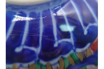 上手物　幕末〜明治期　成化年製　伊万里焼　色絵　金襴手　染付　金彩　花蝶図　鶴　4.4寸　約13cm　色彩豊かな絵付けで食卓が明るくなる蓋付き茶碗3客セット(和食器、和皿、四寸四分)(R-062332)