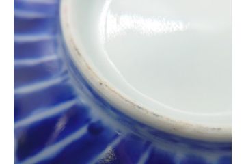 上手物　幕末〜明治期　成化年製　伊万里焼　色絵　金襴手　染付　金彩　花蝶図　鶴　4.4寸　約13cm　色彩豊かな絵付けで食卓が明るくなる蓋付き茶碗3客セット(和食器、和皿、四寸四分)(R-062332)