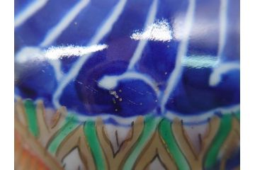 上手物　幕末〜明治期　成化年製　伊万里焼　色絵　金襴手　染付　金彩　花蝶図　鶴　4.4寸　約13cm　色彩豊かな絵付けで食卓が明るくなる蓋付き茶碗3客セット(和食器、和皿、四寸四分)(R-062333)